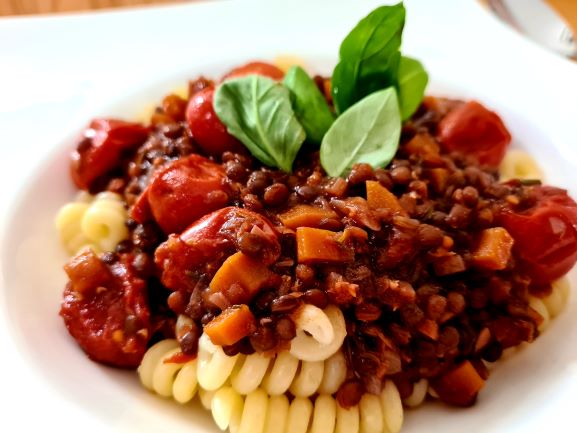 Mehr über den Artikel erfahren Pasta mit Linsen Bolognese