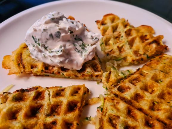 Mehr über den Artikel erfahren Herzhafte vegane Waffeln